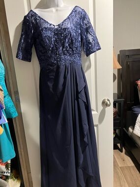 Navy Embroidered V-Neck Long Sleeve Evening Dress